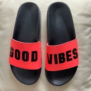 Victoria’s Secret Pink Sandals/ Slides